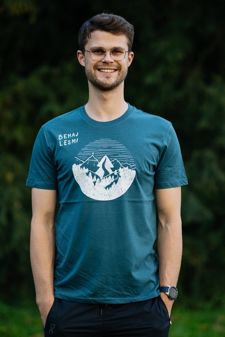 Petrolejové pánské tričko Behaj lesmi kolekce 2022 kulatý motiv